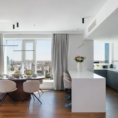 3-bedroom Unique Sky Panorama Warschau